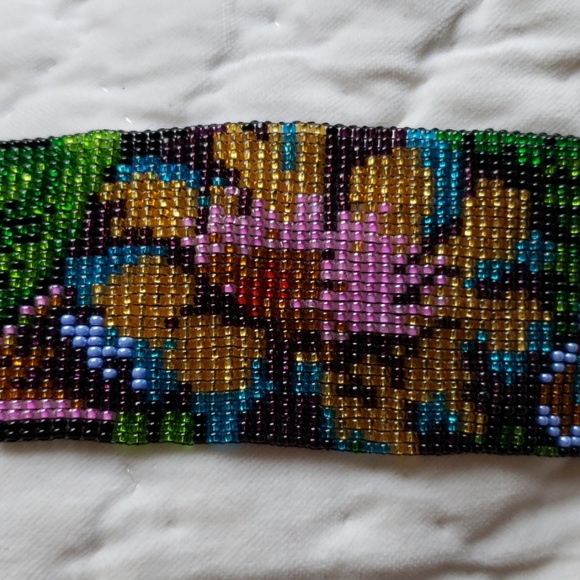 Beautifully designed beaded bracelet - Picture 4 of 4